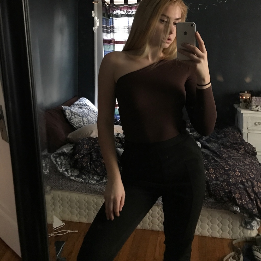 Brownish/purple One sleeve top
